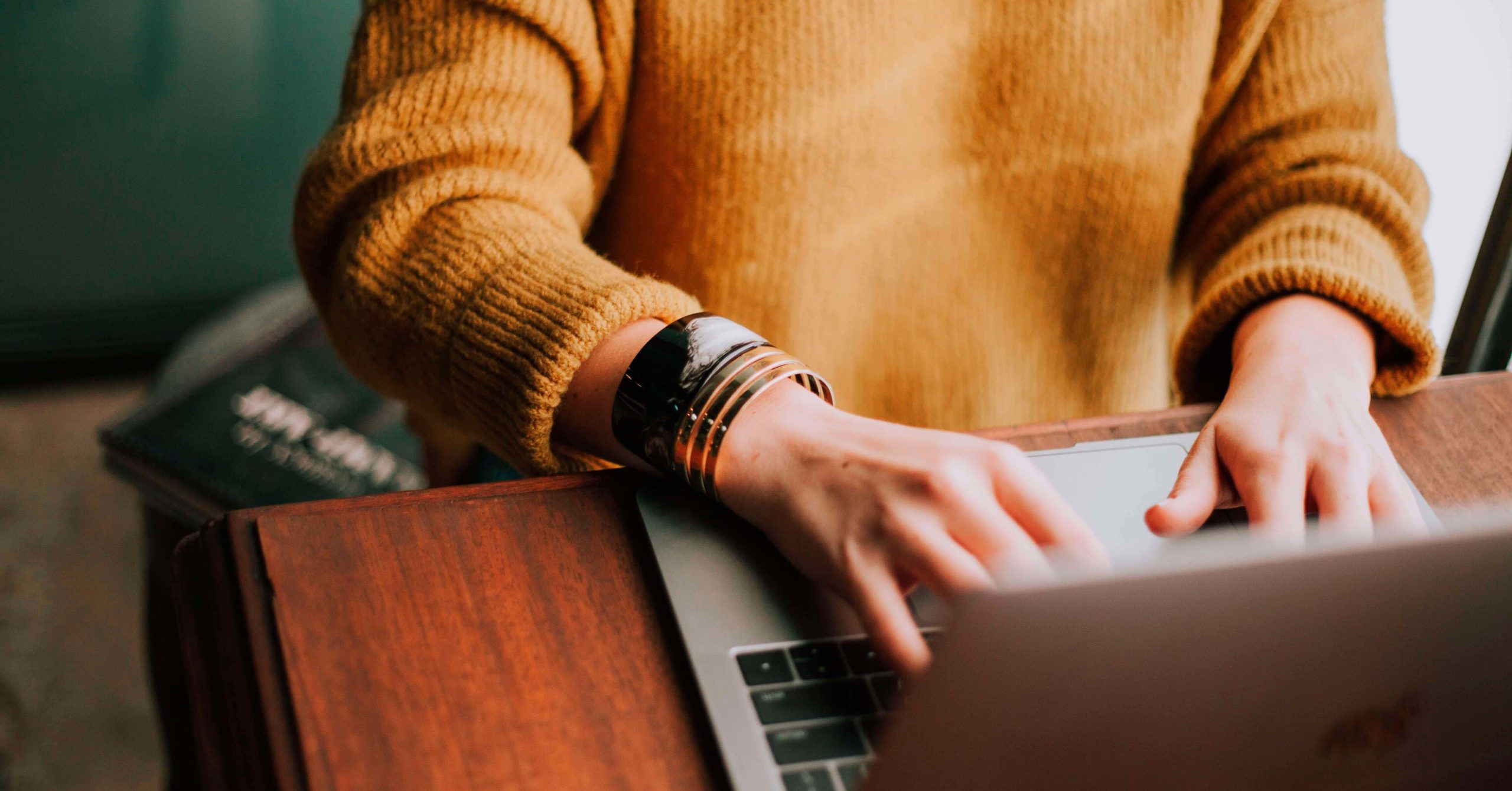 employee advocacy working with laptop scaled